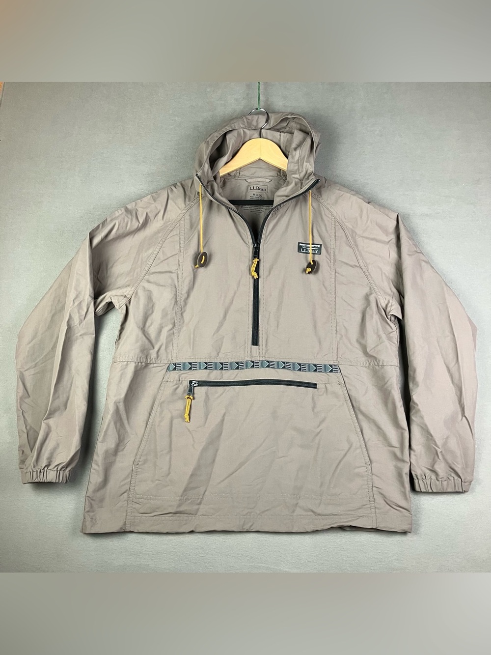 L.L. Bean Men’s Size M Mountain Classic Anorak 1/2 Zip Pullover Jacket Aztec. In